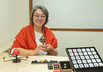 占星老師愛卡 帶大家領略印度吠陀寶石的神秘能量