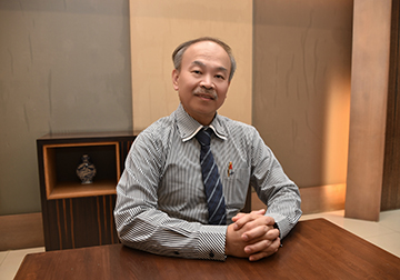 曹中侃教授 創新顯微技術為患者找回發聲權