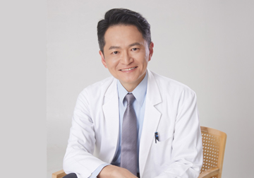 從醫師到健康創業家 翻轉人生之路 提升自己 帶領更多人實現健康與財富自主 